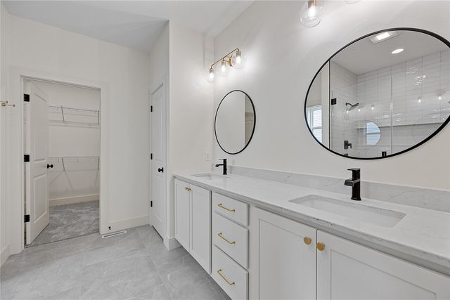 2574 Royal Oak Ridge Road, Marion, IA 52203