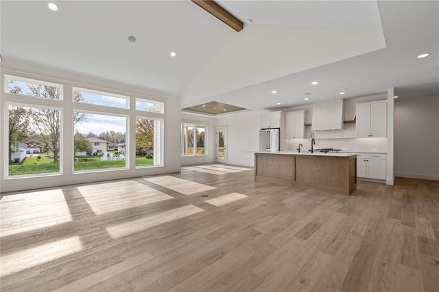 2574 Royal Oak Ridge Road, Marion, IA 52203