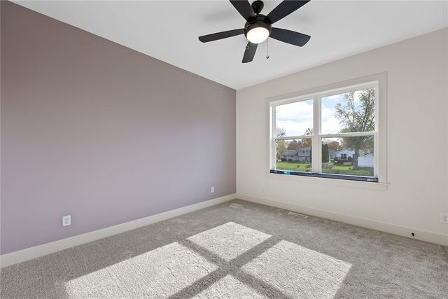 2574 Royal Oak Ridge Road, Marion, IA 52203