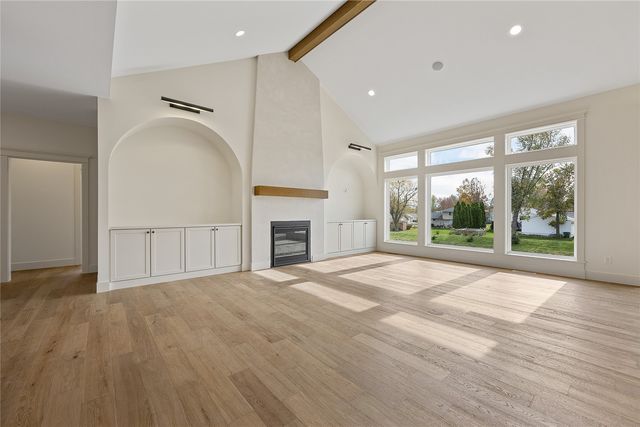 2574 Royal Oak Ridge Road, Marion, IA 52203