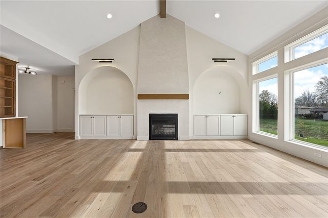 2574 Royal Oak Ridge Road, Marion, IA 52203