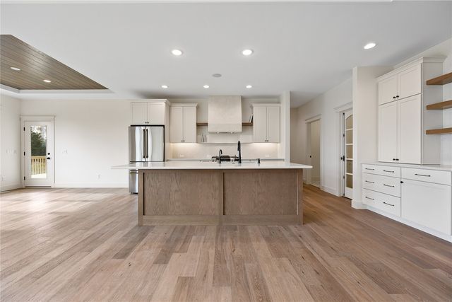 2574 Royal Oak Ridge Road, Marion, IA 52203