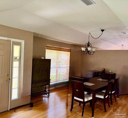 305 Shiloh Dr, Pensacola, FL 32503