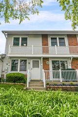 321 FAIRCHILD Court B, Bloomingdale, IL 60108