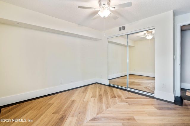 5375 ORTEGA FARMS Boulevard, 408, Jacksonville, FL 32210