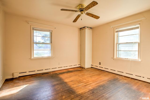 3313 N PEORIA Avenue, Peoria, IL 61603