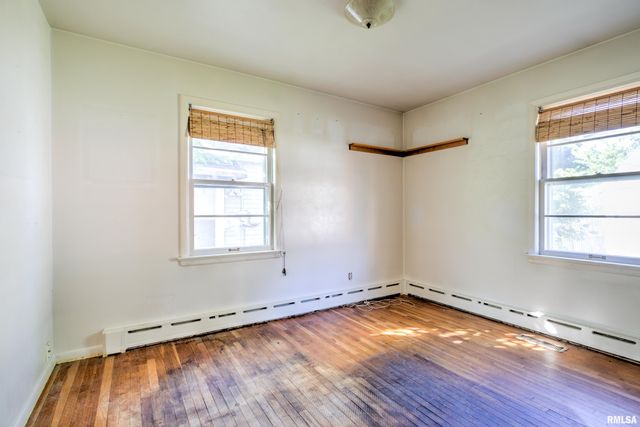 3313 N PEORIA Avenue, Peoria, IL 61603