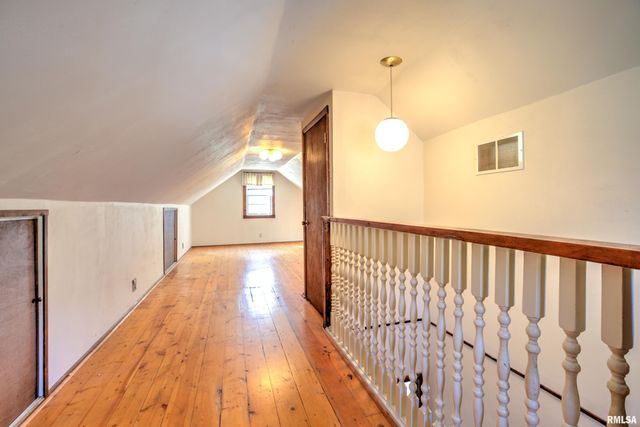 3313 N PEORIA Avenue, Peoria, IL 61603
