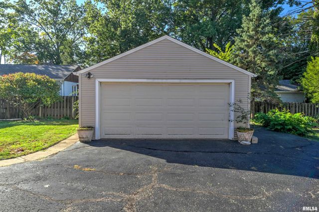 3313 N PEORIA Avenue, Peoria, IL 61603