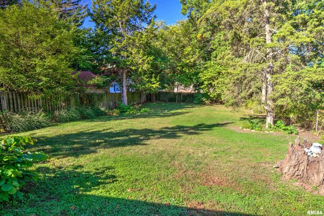 3313 N PEORIA Avenue, Peoria, IL 61603