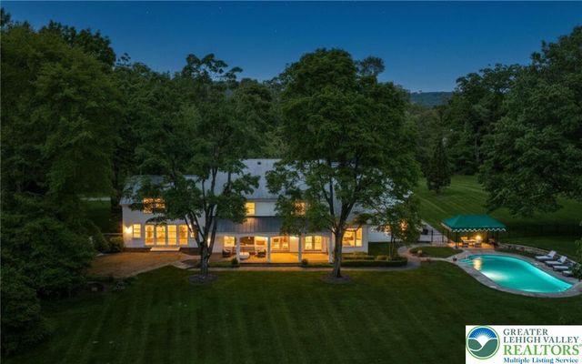 1803 Apple Tree Lane, Lower Saucon Twp, PA 18015