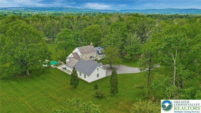 1803 Apple Tree Lane, Lower Saucon Twp, PA 18015