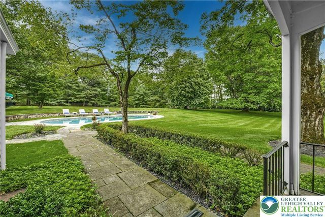 1803 Apple Tree Lane, Lower Saucon Twp, PA 18015