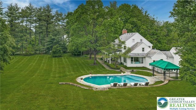 1803 Apple Tree Lane, Lower Saucon Twp, PA 18015