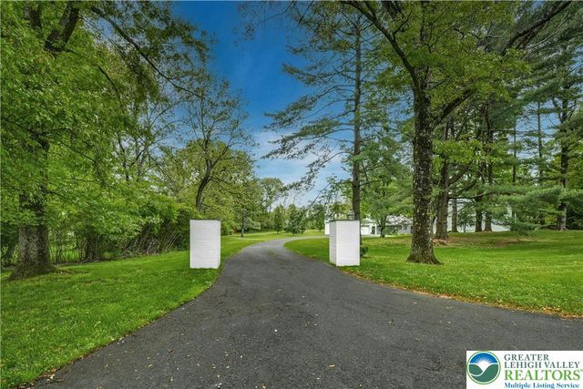 1803 Apple Tree Lane, Lower Saucon Twp, PA 18015