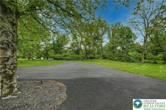 1803 Apple Tree Lane, Lower Saucon Twp, PA 18015