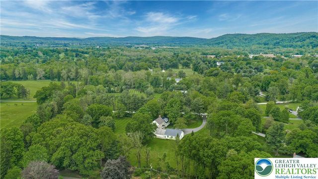 1803 Apple Tree Lane, Lower Saucon Twp, PA 18015