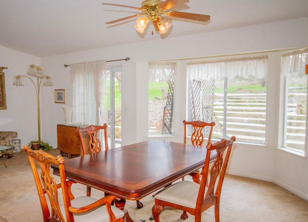 Image 12 of property listing at 31306 Ruth Hill Road, Yokuts Valley, CA 93675