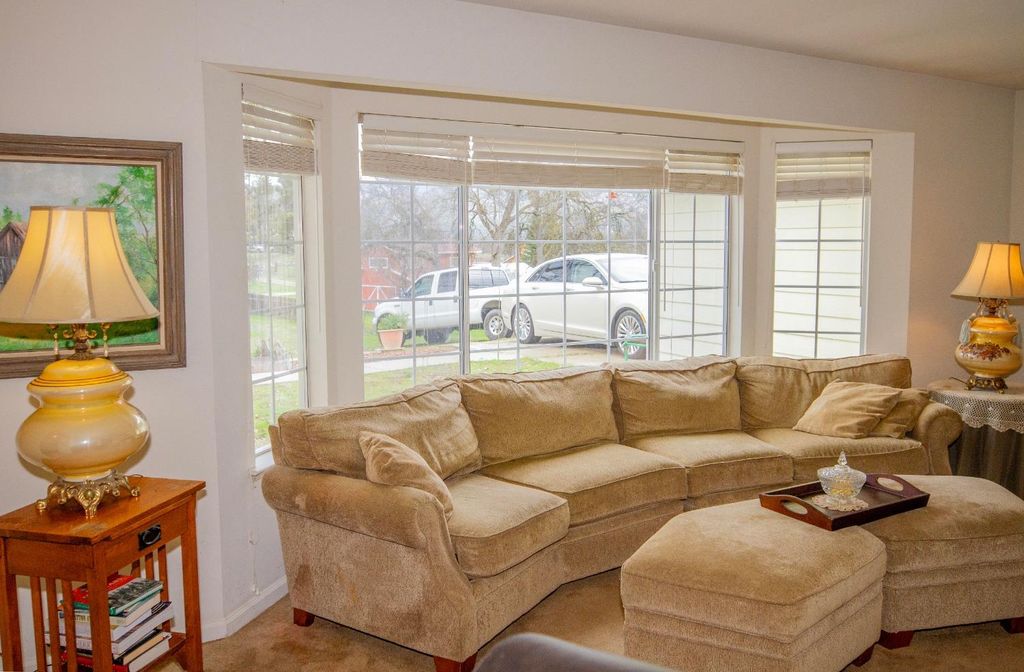 Image 13 of property listing at 31306 Ruth Hill Road, Yokuts Valley, CA 93675