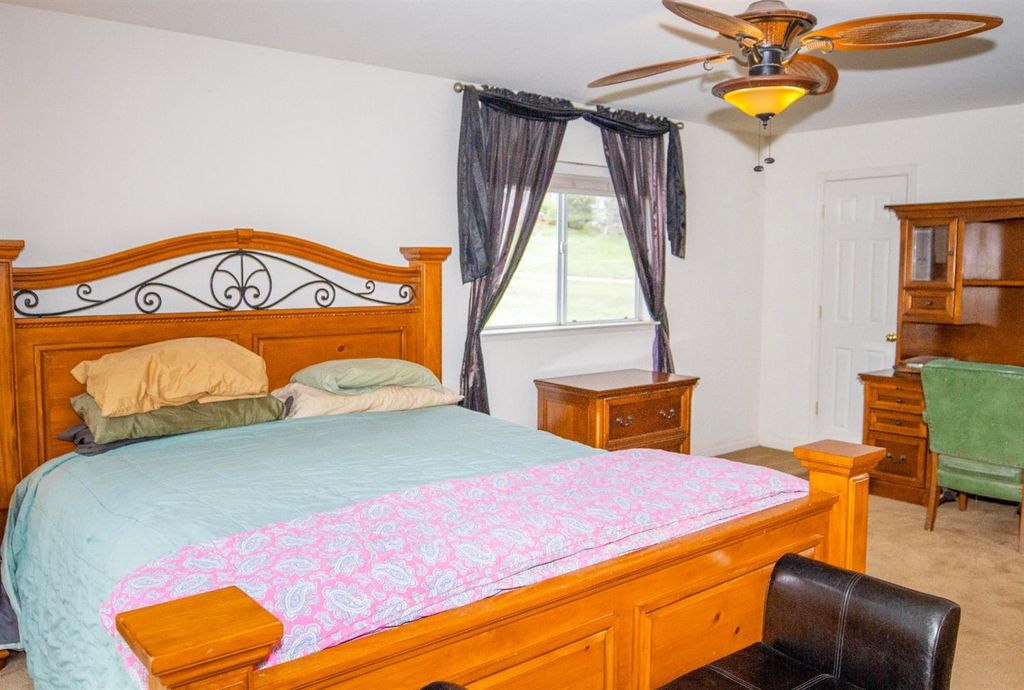 Image 16 of property listing at 31306 Ruth Hill Road, Yokuts Valley, CA 93675