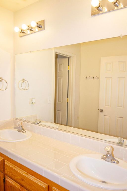 Image 26 of property listing at 31306 Ruth Hill Road, Yokuts Valley, CA 93675