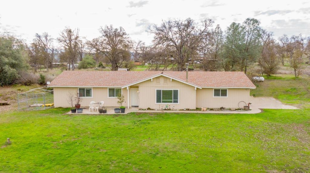 Image 39 of property listing at 31306 Ruth Hill Road, Yokuts Valley, CA 93675