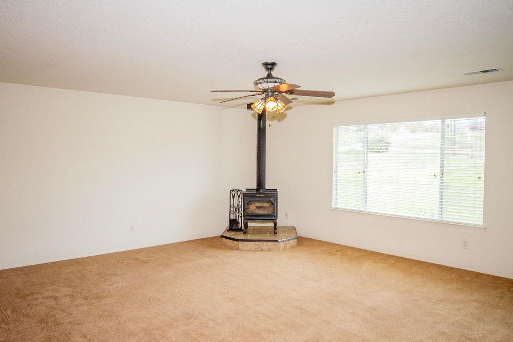 Image 42 of property listing at 31306 Ruth Hill Road, Yokuts Valley, CA 93675