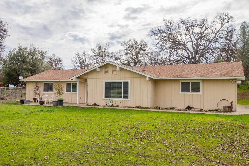 Image 56 of property listing at 31306 Ruth Hill Road, Yokuts Valley, CA 93675