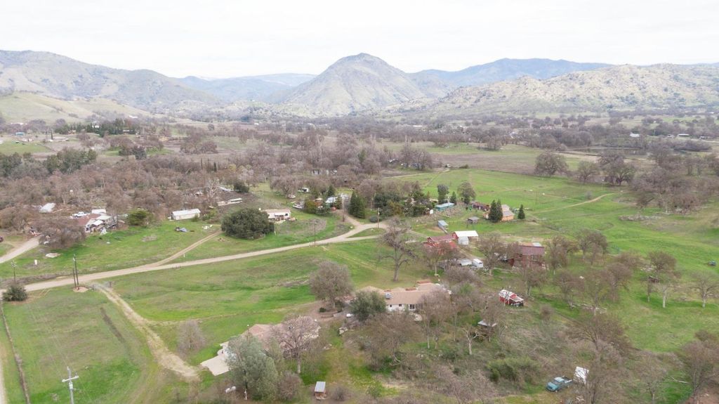 Image 63 of property listing at 31306 Ruth Hill Road, Yokuts Valley, CA 93675