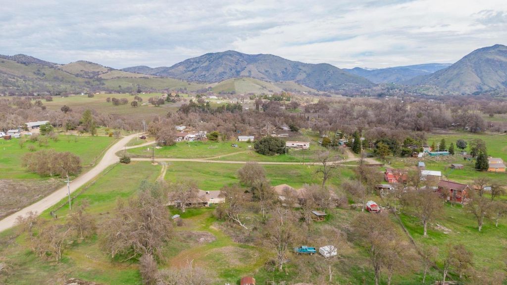 Image 66 of property listing at 31306 Ruth Hill Road, Yokuts Valley, CA 93675