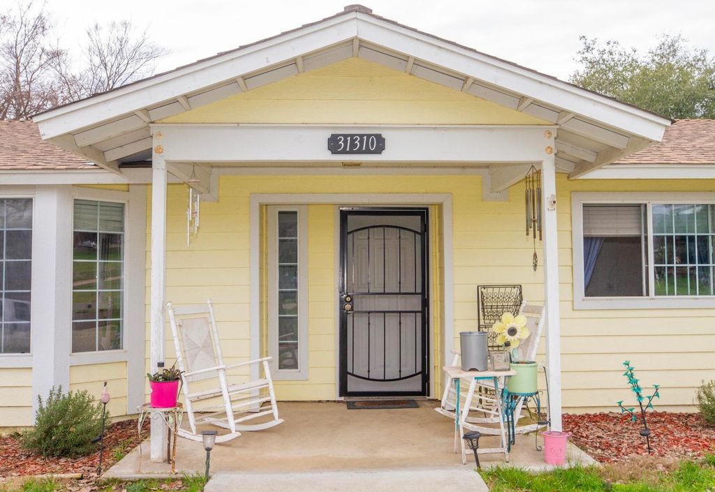 Image 7 of property listing at 31306 Ruth Hill Road, Yokuts Valley, CA 93675