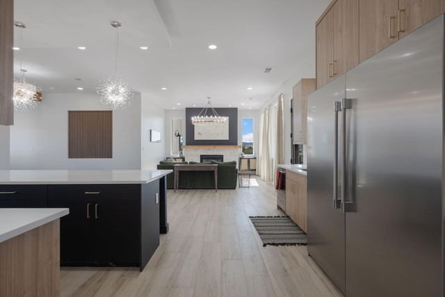 16 Eastside Loop, Sandia Park, NM 87047