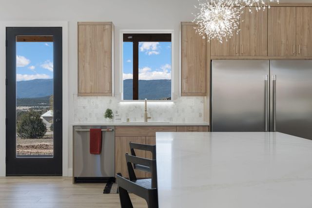 16 Eastside Loop, Sandia Park, NM 87047