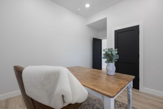 16 Eastside Loop, Sandia Park, NM 87047