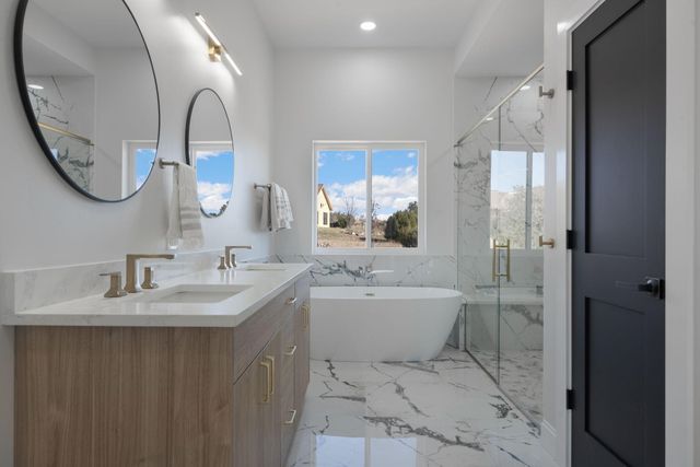 16 Eastside Loop, Sandia Park, NM 87047