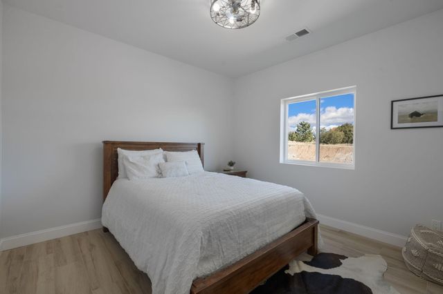 16 Eastside Loop, Sandia Park, NM 87047