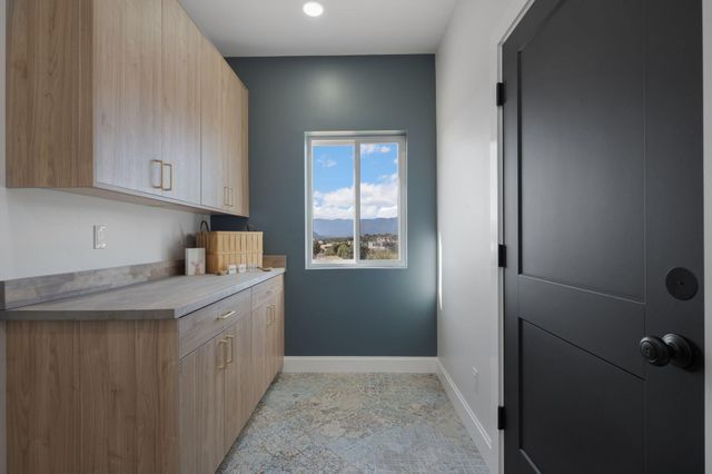 16 Eastside Loop, Sandia Park, NM 87047