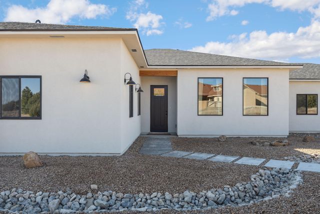 16 Eastside Loop, Sandia Park, NM 87047
