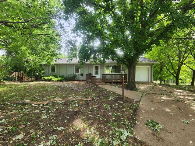 1900 Violet Circle, Manhattan, KS 66502