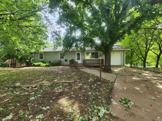 1900 Violet Circle, Manhattan, KS 66502