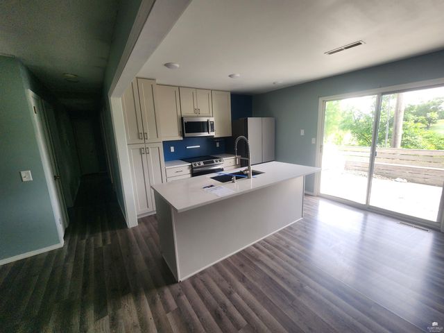 1900 Violet Circle, Manhattan, KS 66502