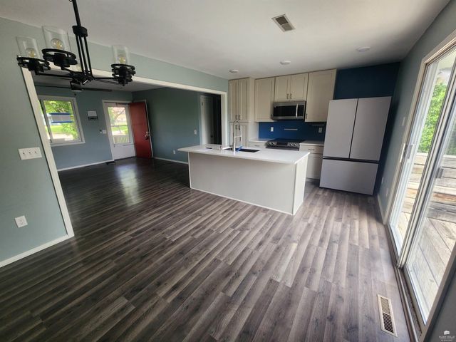 1900 Violet Circle, Manhattan, KS 66502