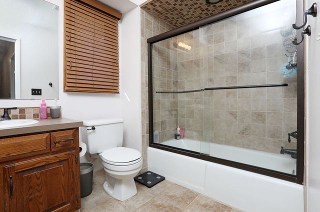 5101 Dakota Drive, West Des Moines, IA 50265