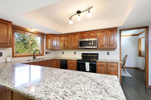 5101 Dakota Drive, West Des Moines, IA 50265