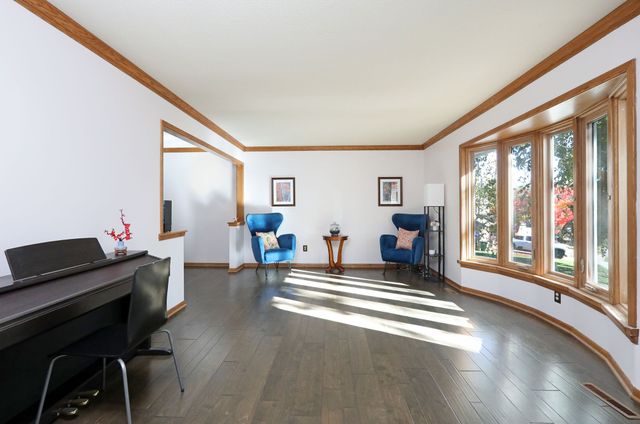 5101 Dakota Drive, West Des Moines, IA 50265