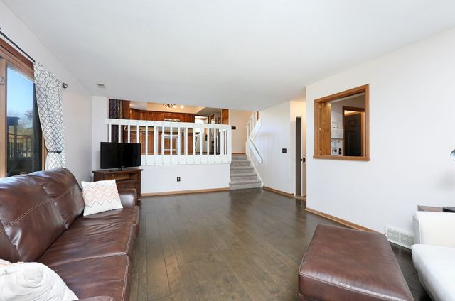 5101 Dakota Drive, West Des Moines, IA 50265