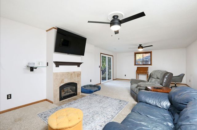 5101 Dakota Drive, West Des Moines, IA 50265