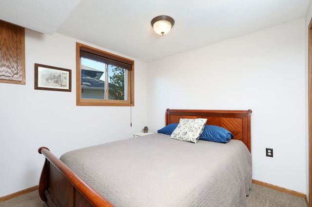 5101 Dakota Drive, West Des Moines, IA 50265