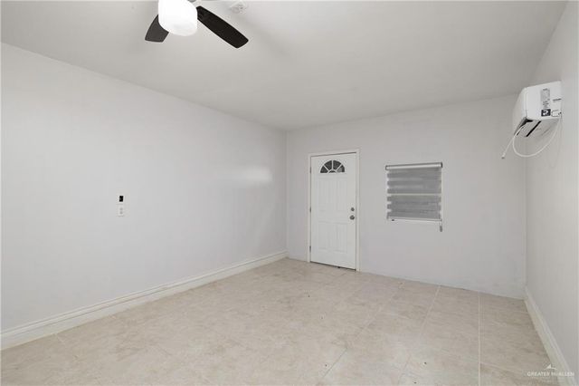 2404 Llano Mediano Lane, Edinburg, TX 78542