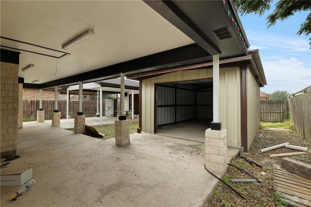 2404 Llano Mediano Lane, Edinburg, TX 78542